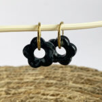 Boucles d'oreilles fleurs noires