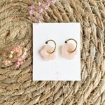 Boucle d'oreille fleur rose
