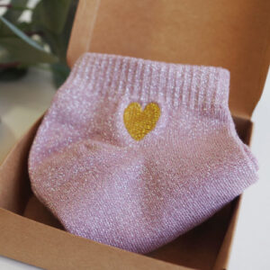 Chaussettes pailletés roses avec coeur brodé doré