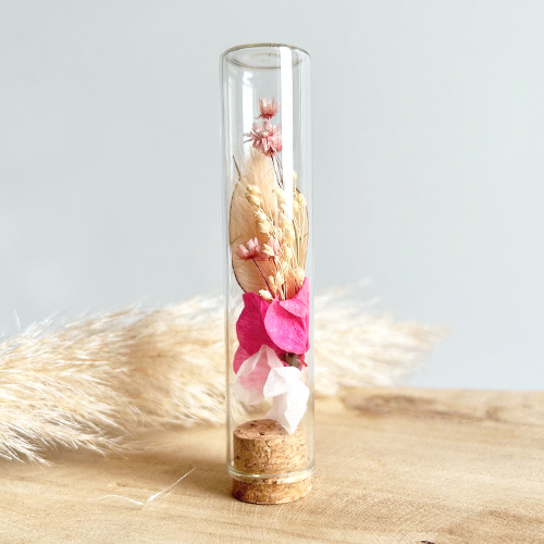 Composition florale en tube