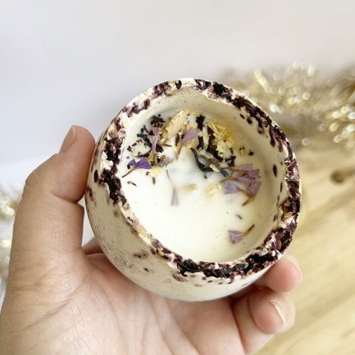 Bougie géode en jesmonite au parfum Zeste de citron vert